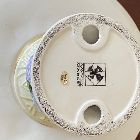 MWW Market 3D Hydrangeas Ceramic Pedestal Dessert Dish-Black Ivory Blue Purple - Picture 8 of 11